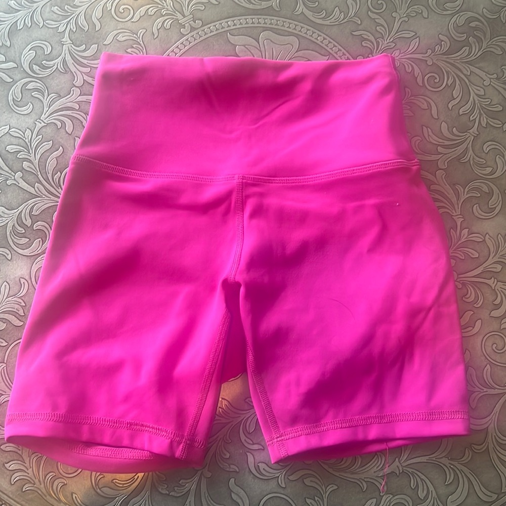NWOT ๐ Lululemon Ripened Raspberry Wunder Train High Rise Short 6โ Size 4 - Picture 2 of 8